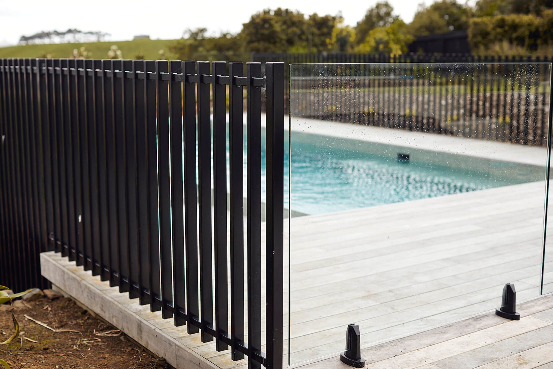 pool glass tub taranaiki Ham 01