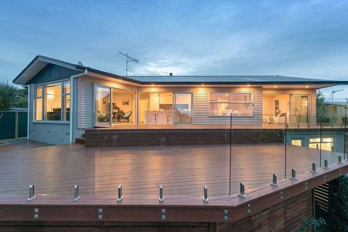 Glass-panel-fence-design-warner-fences