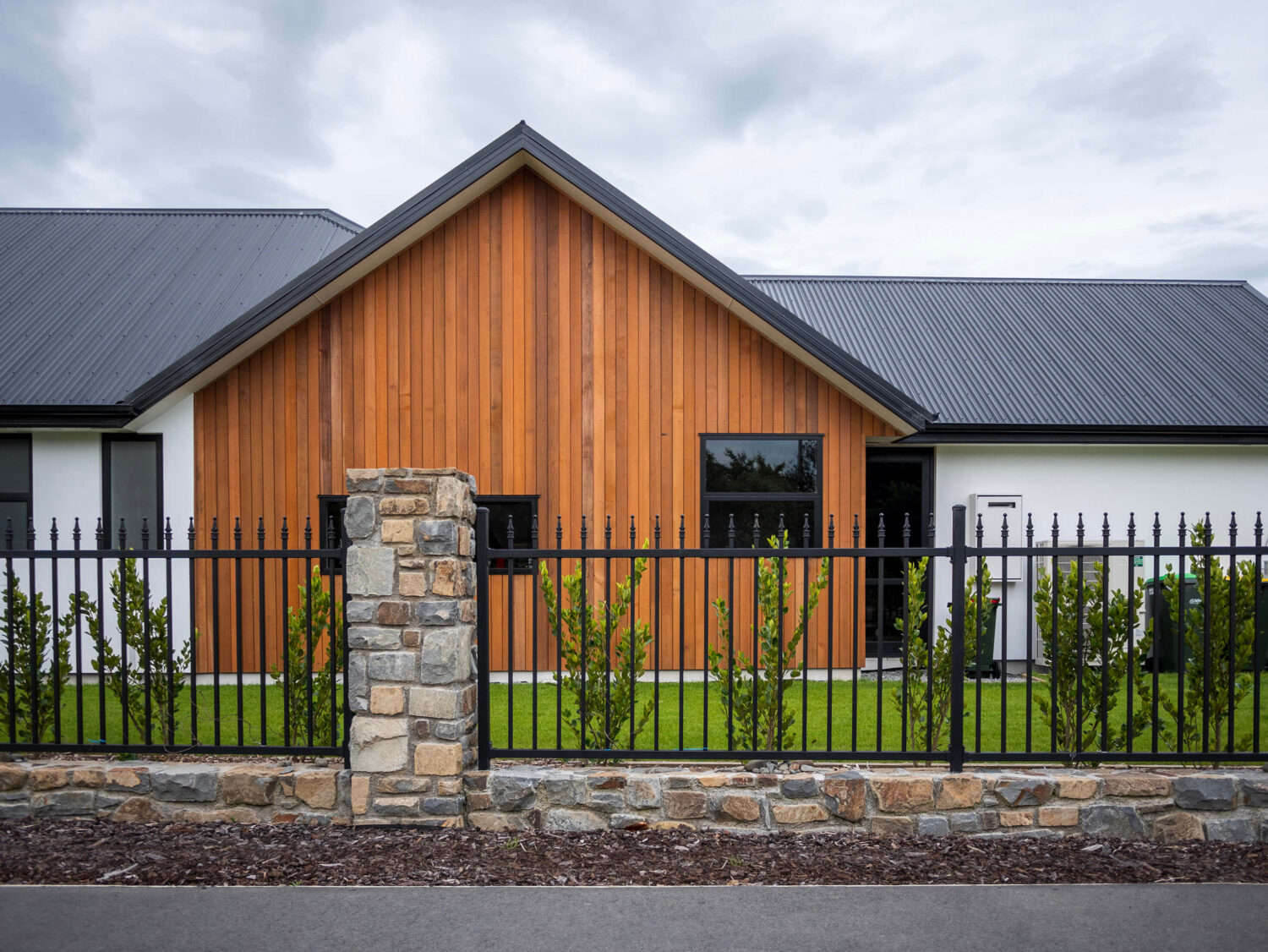 Warner Fences & Gates Securing NZ homes for 25 years Warner