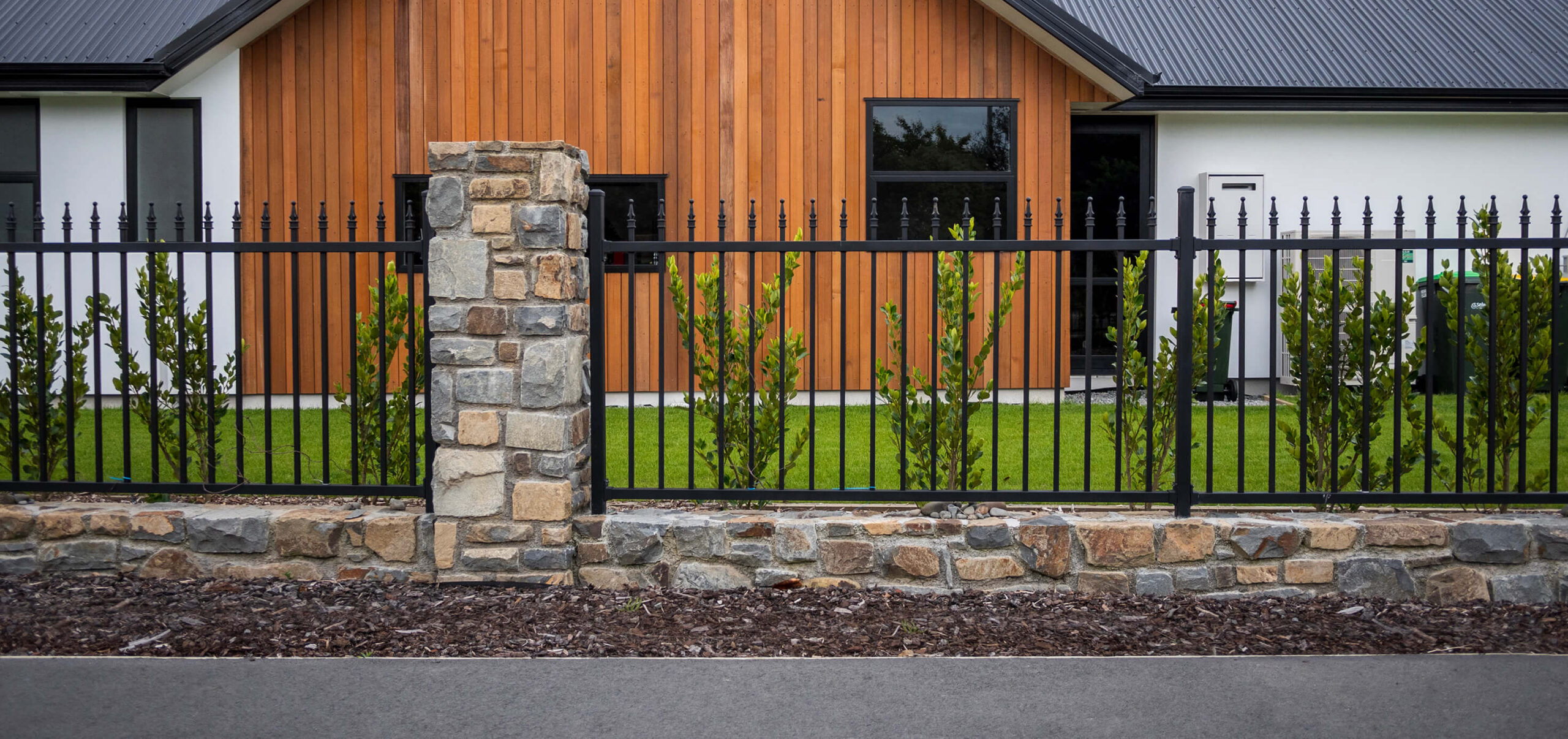 Warner_20221129_0020 sm banner