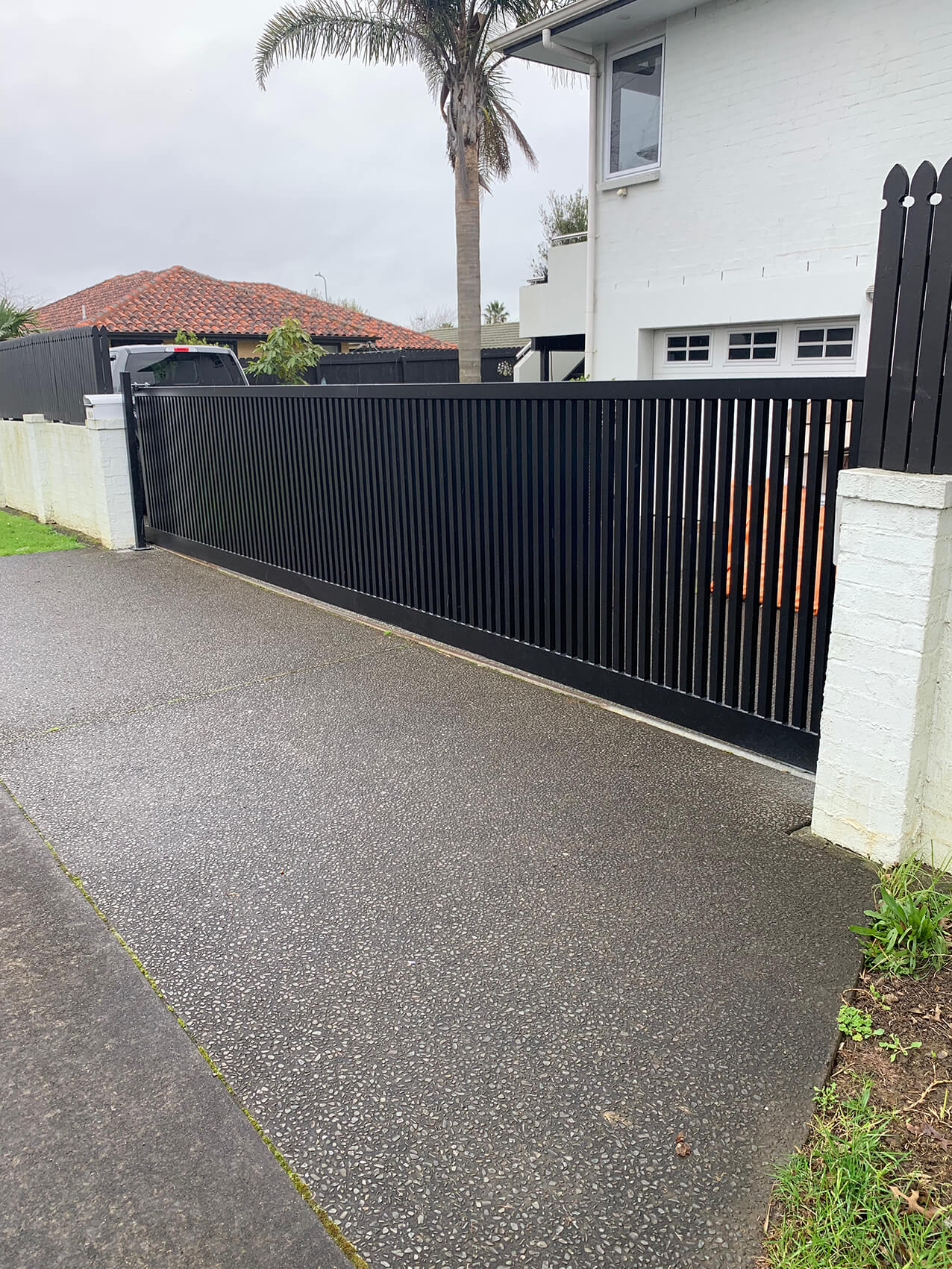 Driveway_gates_classic_tubular_01