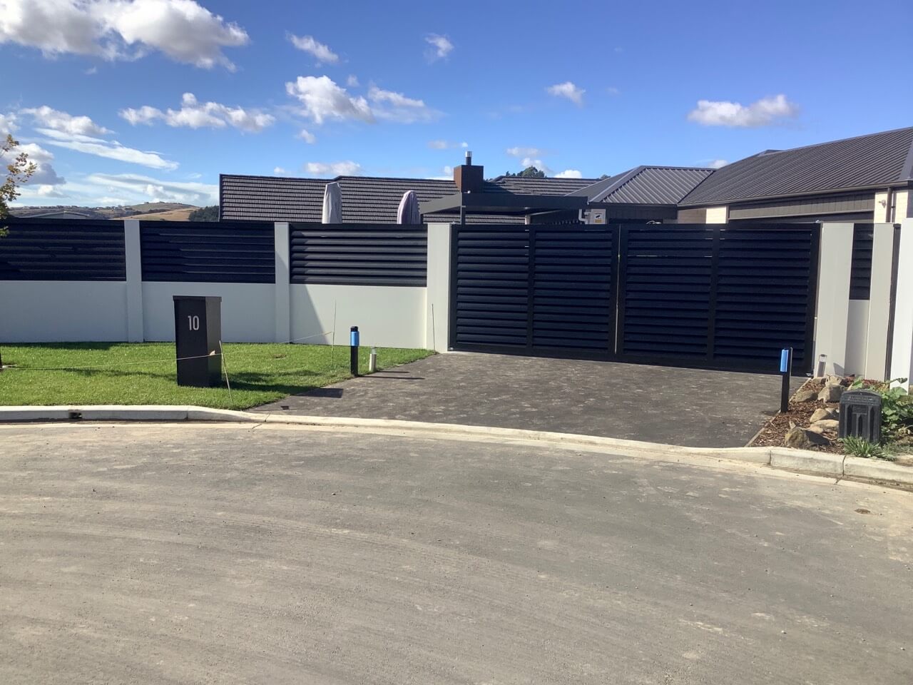 Driveway_gates_louvre_02