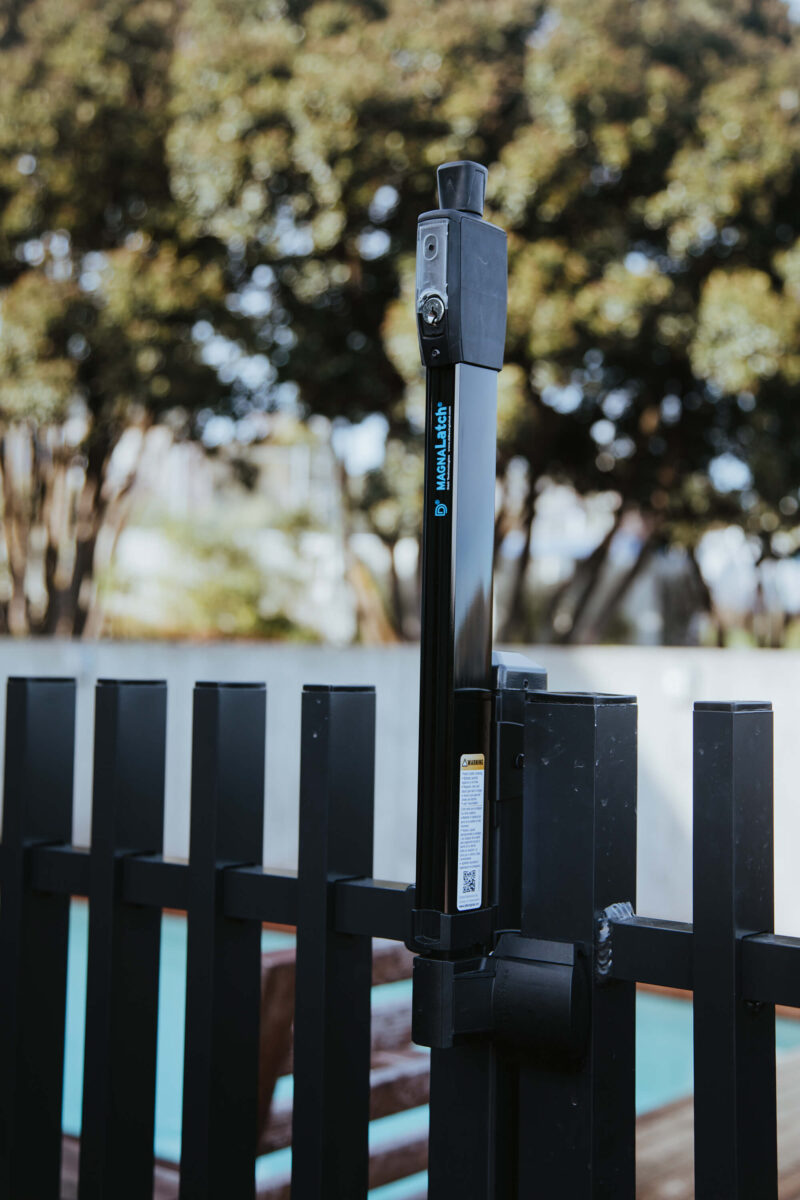 Fence pool taranaki 03