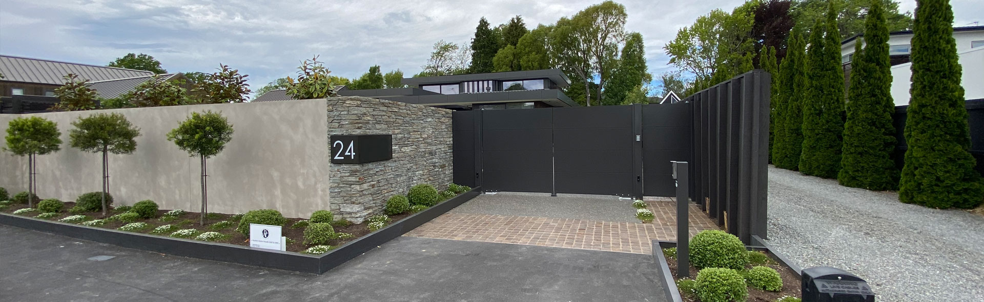 driveway-gate-plate-banner